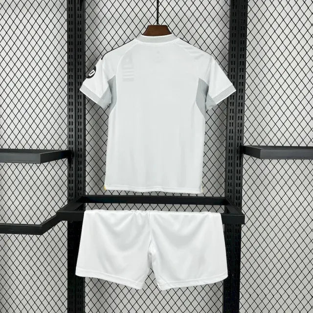 Conjunto Infantil Real madrid 25/26 home